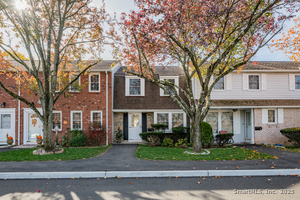 Homes for sale in Milford, CT | 15 Greenwich Way #15, Milford, CT 06460 | MLS# 24140628