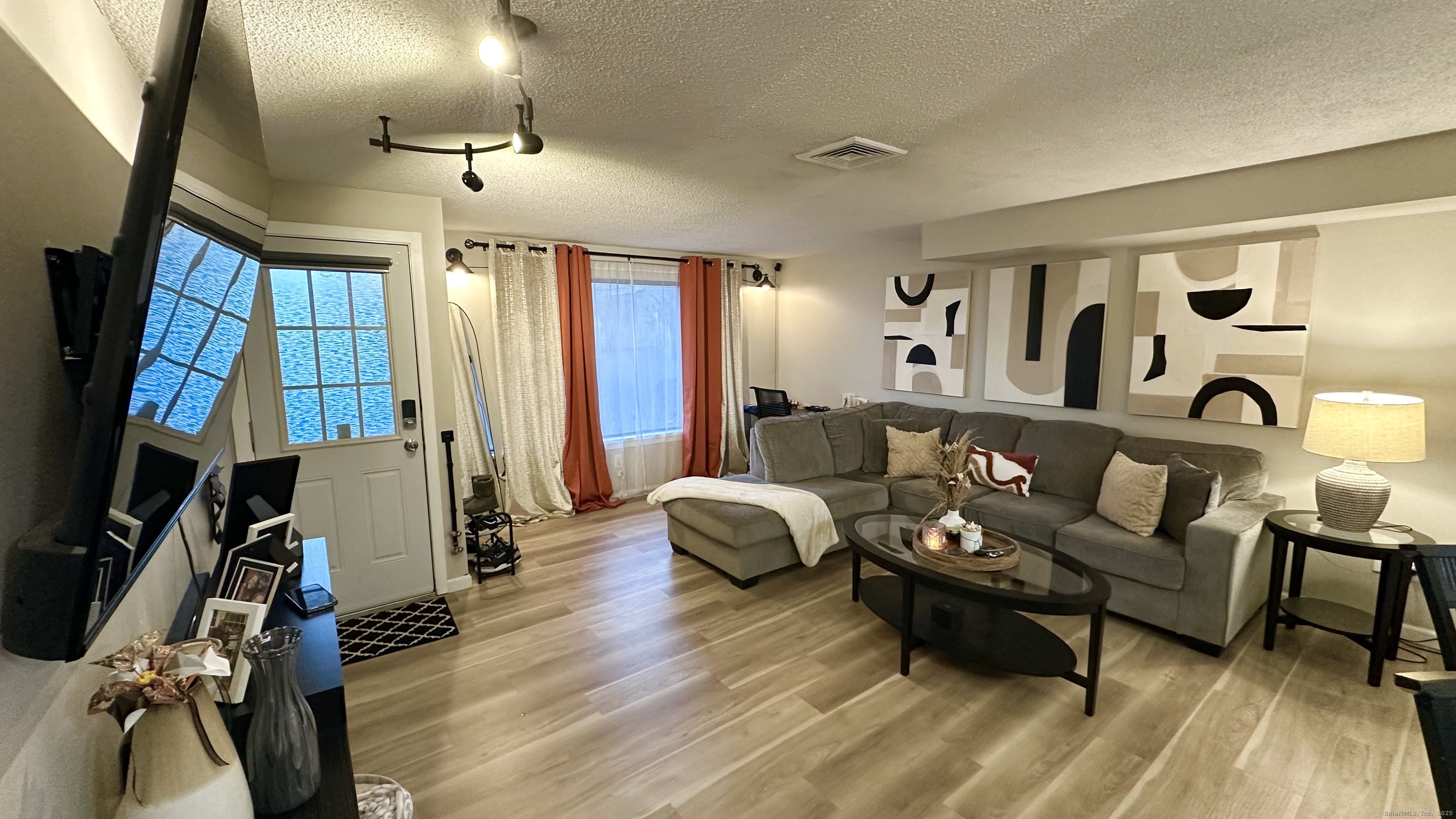 Photo 9 of 105 Tremont Avenue, Bridgeport, CT