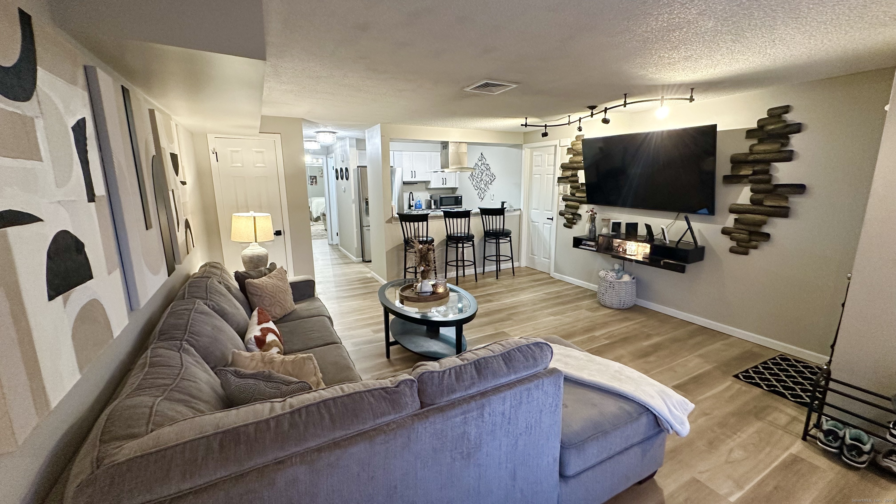 Photo 8 of 105 Tremont Avenue, Bridgeport, CT