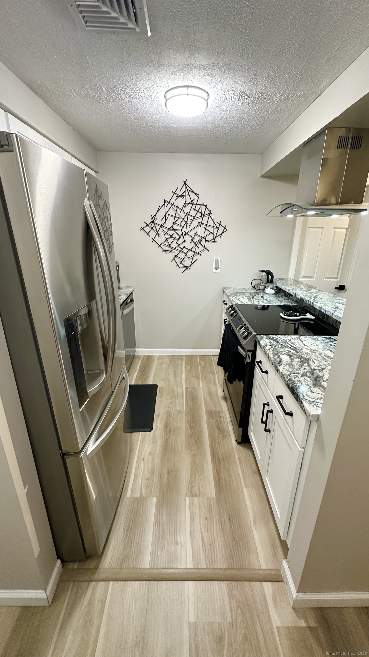 Photo 11 of 105 Tremont Avenue, Bridgeport, CT