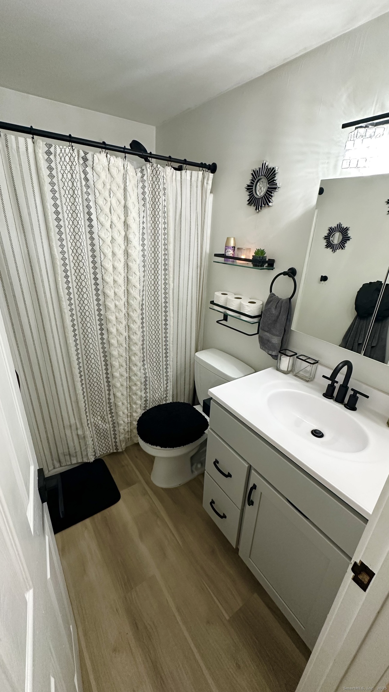 Photo 16 of 105 Tremont Avenue, Bridgeport, CT