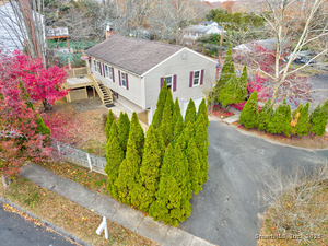 Homes for sale in Stratford, CT | 1053 Cutspring Rd, Stratford, CT 06614 | MLS# 24140555