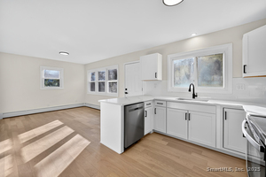 Homes for sale in Guilford, CT | 2064 Long Hill Rd, Guilford, CT 06437 | MLS# 24140731