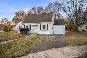 Homes for sale in Hamden, CT | 484 Pine Rock Ave, Hamden, CT 06514 | MLS# 24140776