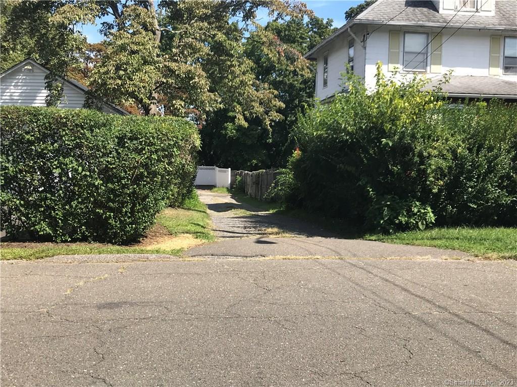 42 Weed Hill, Stamford, 06907, 4 Bedrooms Bedrooms, 0 ,2 BathroomsBathrooms,Residential Rental,For Sale,Weed Hill,0,24140818