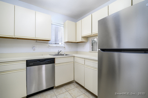 Homes for sale in Stamford, CT | 2437 Bedford St #G7, Stamford, CT 06905 | MLS# 24139523