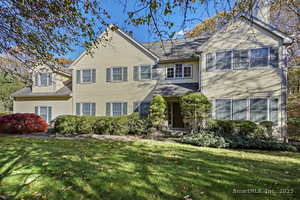 77 Fox Glen Drive