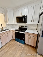 Homes for sale in Glastonbury, CT | 20 Newberry Ln #20, Glastonbury, CT 06033 | MLS# 24139881