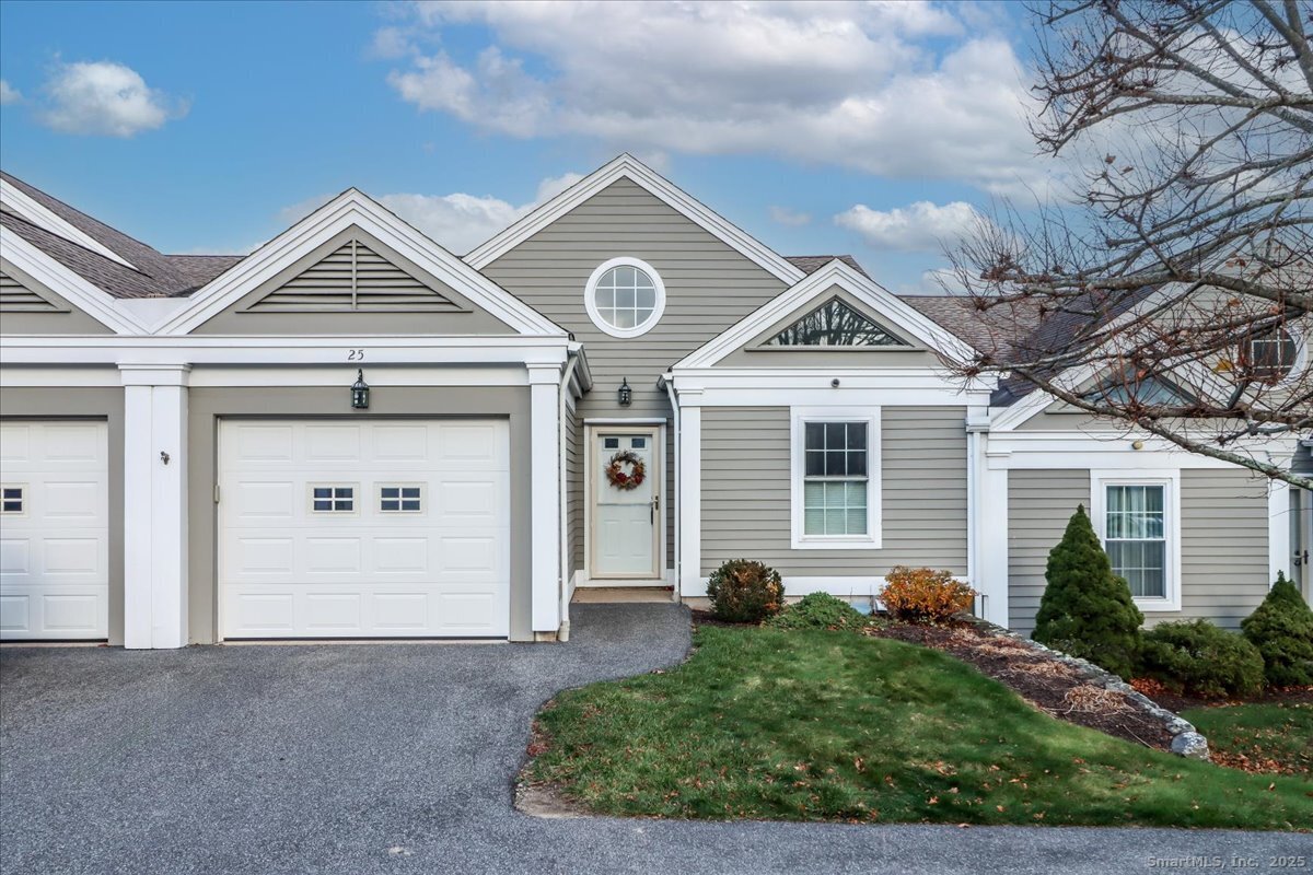 Homes for sale in Newtown, CT | 25 St George Pl, Newtown, CT 06482 | MLS# 24139933