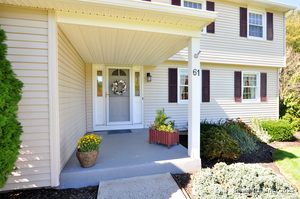 Homes for sale in Windsor, CT | 61 Winthrop Rd, Windsor, CT 06095 | MLS# 24110096