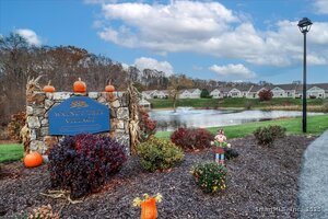 Homes for sale in Newtown, CT | 25 St George Pl, Newtown, CT 06482 | MLS# 24139933