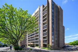 Homes for sale in Stamford, CT | 44 Strawberry Hill Ave #APT 1H, Stamford, CT 06902 | MLS# 24140571