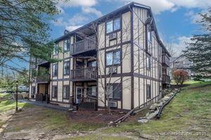 Homes for sale in Brookfield, CT | 27 Rollingwood Dr #27, Brookfield, CT 06804 | MLS# 24141137