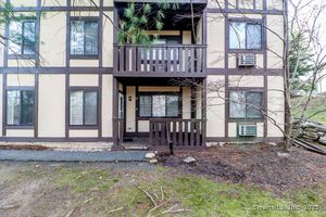 Homes for sale in Brookfield, CT | 27 Rollingwood Dr #27, Brookfield, CT 06804 | MLS# 24141137