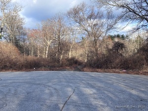 Homes for sale in Monroe, CT | 24 Commerce Dr, Monroe, CT 06468 | MLS# 24141100