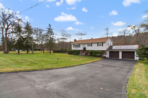 Homes for sale in New Fairfield, CT | 1 Indian Hill Ln, New Fairfield, CT 06812 | MLS# 24139913