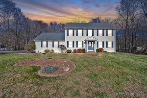 Homes for sale in Coventry, CT | 331 Woodmont Dr, Coventry, CT 06238 | MLS# 24141067