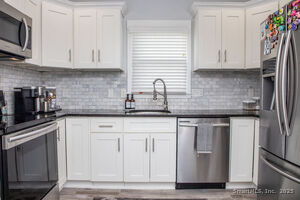 Homes for sale in Cromwell, CT | 587 Main St, Cromwell, CT 06416 | MLS# 24141122