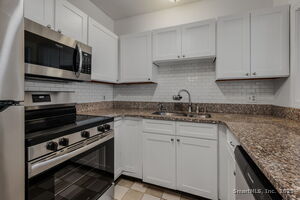 Homes for sale in New London, CT | 111 Niles Hill Rd #B, New London, CT 06320 | MLS# 24140954