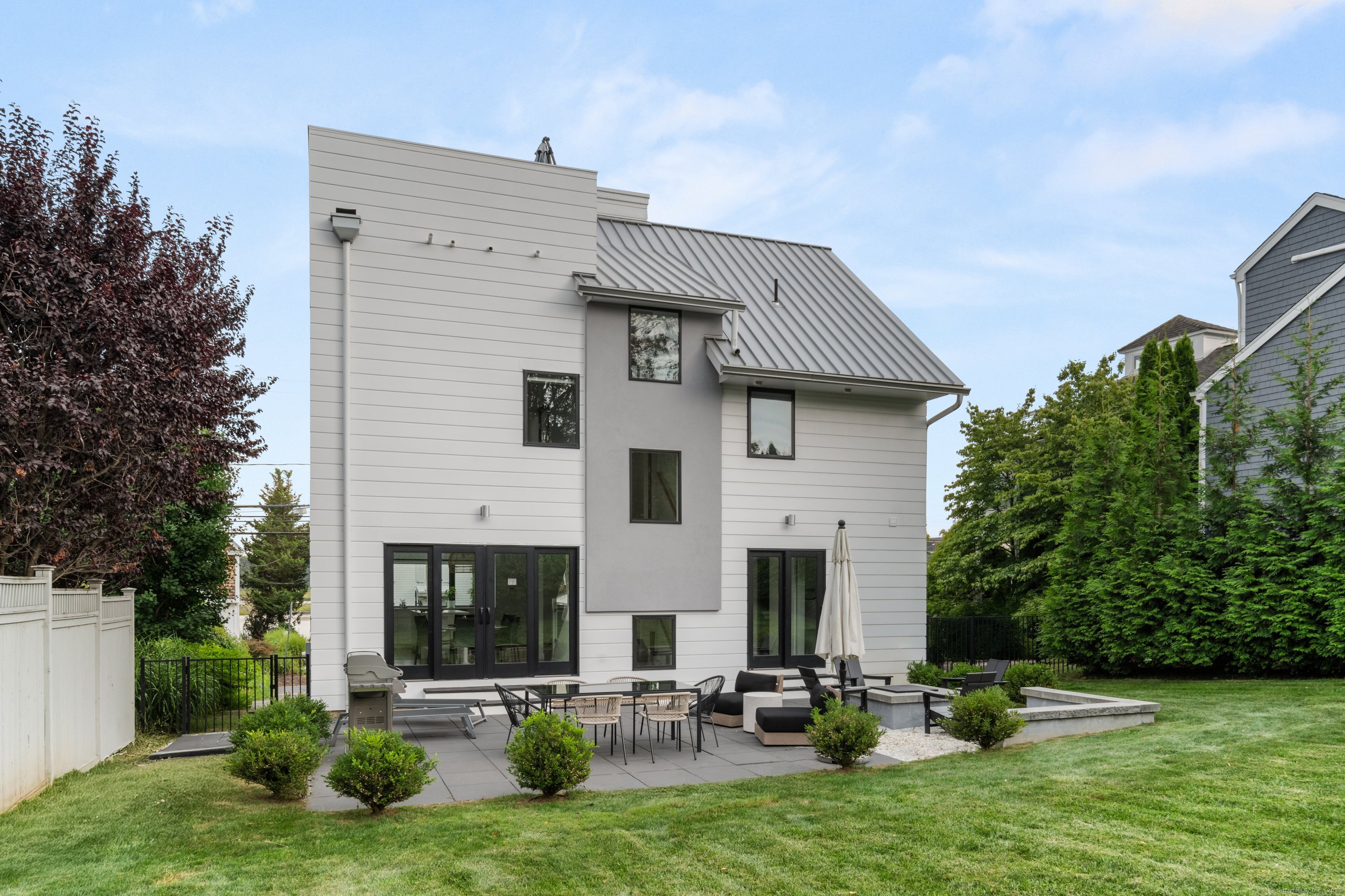 200 Hillspoint, Westport, 06880, 3 Bedrooms Bedrooms, 0 ,2 BathroomsBathrooms,Residential Rental,For Sale,Hillspoint,0,24141358