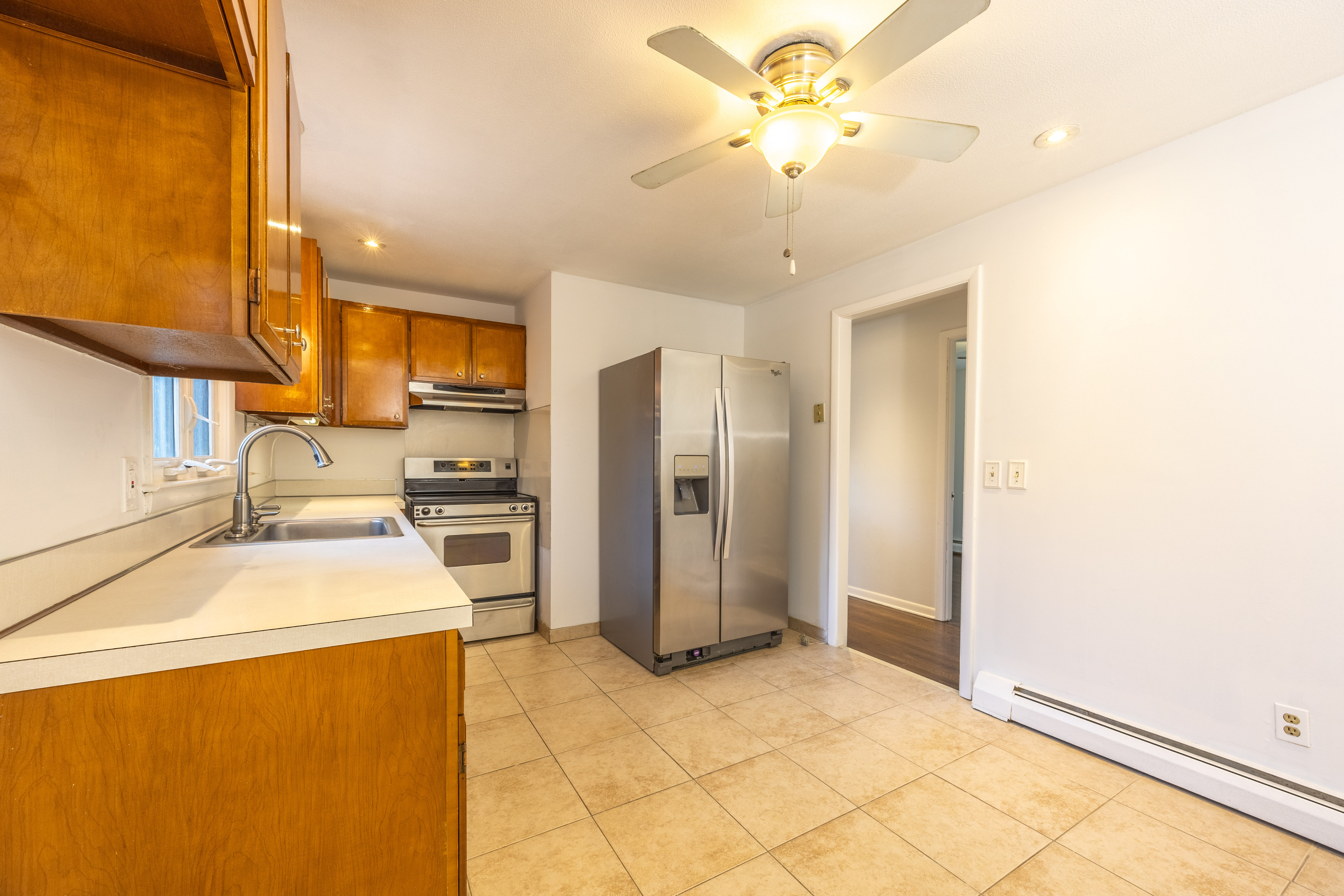 Photo 4 of 32 Marshall Street, Windsor, CT