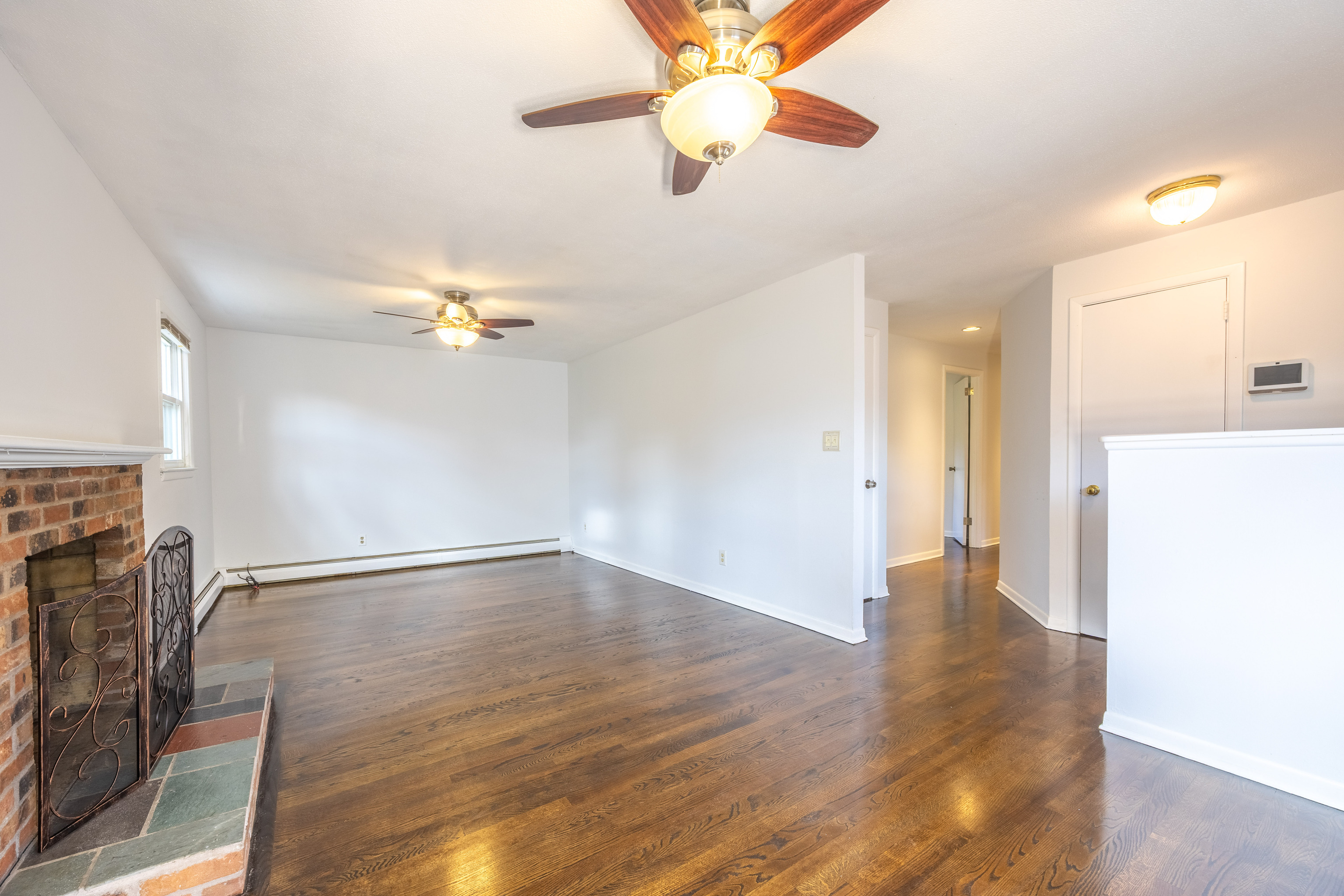 Photo 6 of 32 Marshall Street, Windsor, CT