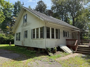 Homes for sale in Wallingford, CT | 61 Cheshire Rd, Wallingford, CT 06492 | MLS# 24140729