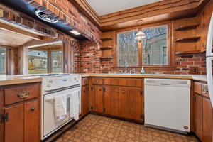 Homes for sale in Waterbury, CT | 36 Randall Pl, Waterbury, CT 06704 | MLS# 24141327