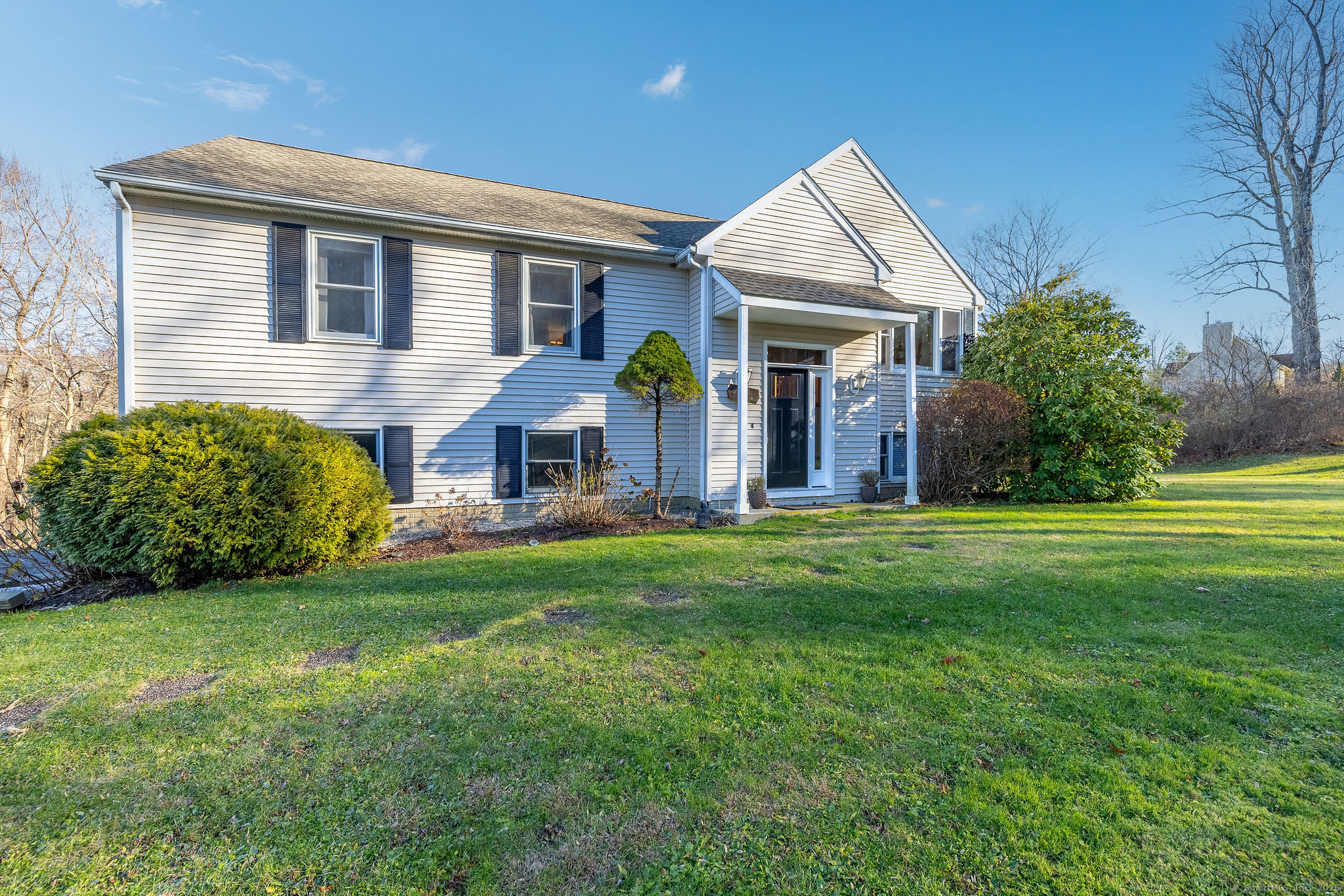 Homes for sale in New Milford, CT | 41 Overlook Dr, New Milford, CT 06776 | MLS# 24131447