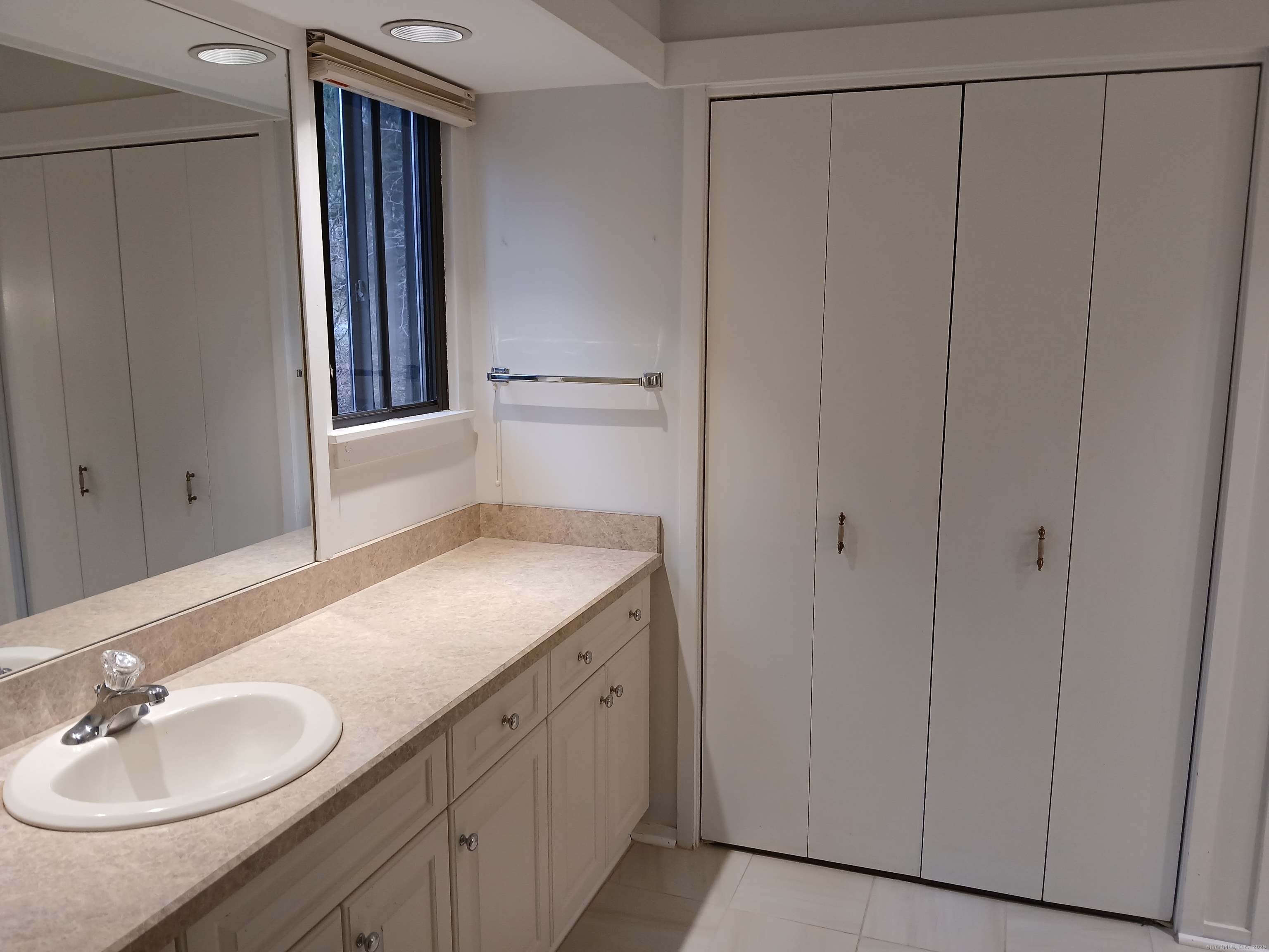 Homes for sale in Southbury, CT | 500 Heritage Vlg #A, Southbury, CT 06488 | MLS# 24140821