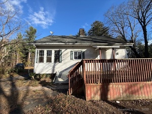 Homes for sale in Wallingford, CT | 61 Cheshire Rd, Wallingford, CT 06492 | MLS# 24140729