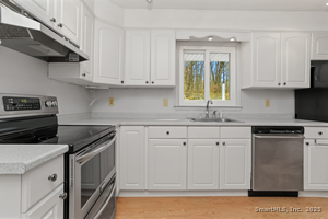 Homes for sale in Brookfield, CT | 5 Woodland Hills Ter, Brookfield, CT 06804 | MLS# 24141150