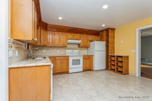 Homes for sale in Danbury, CT | 11 Scuppo Rd #204, Danbury, CT 06811 | MLS# 24140838