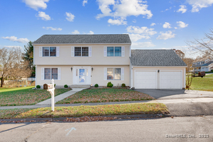 Homes for sale in Middletown, CT | 79 Brechlin Dr, Middletown, CT 06457 | MLS# 24141170