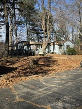 Homes for sale in Naugatuck, CT | 35 Monahan Ln, Naugatuck, CT 06770 | MLS# 24141470