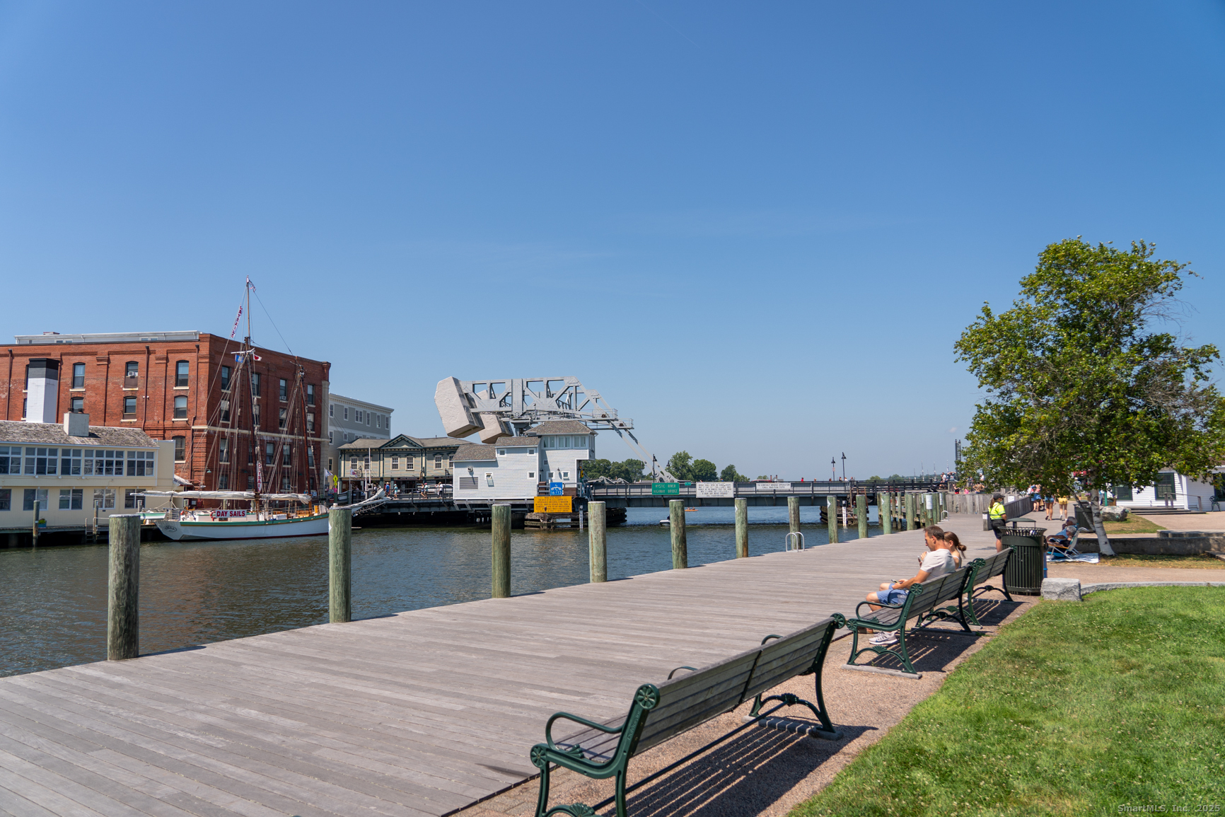 60 Willow, Stonington, 06355, 2 Bedrooms Bedrooms, 0 ,2 BathroomsBathrooms,Condo/co-op For Sale,For Sale,Willow,0,24119095