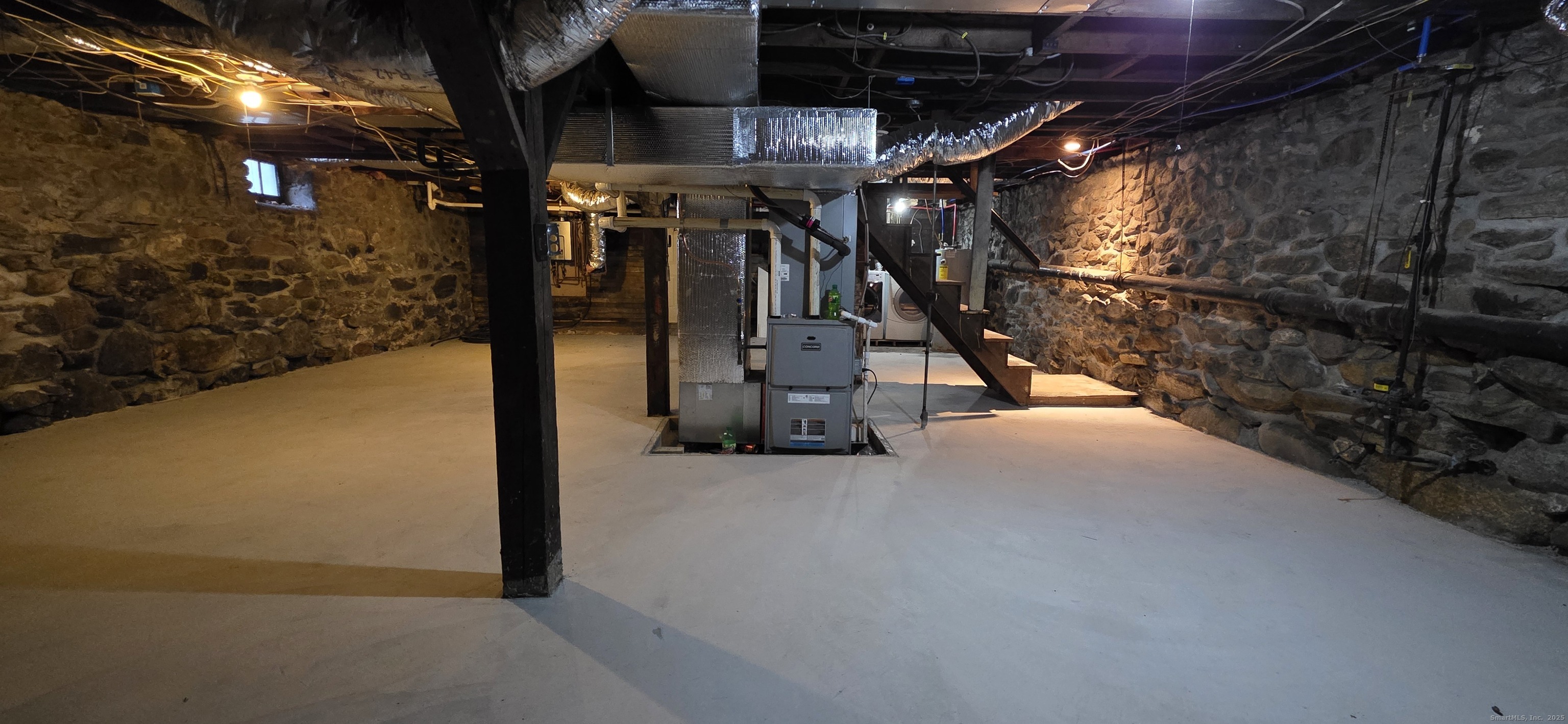 Homes for sale in Putnam, CT | 224 Pomfret St, Putnam, CT 06260 | MLS# 24141227