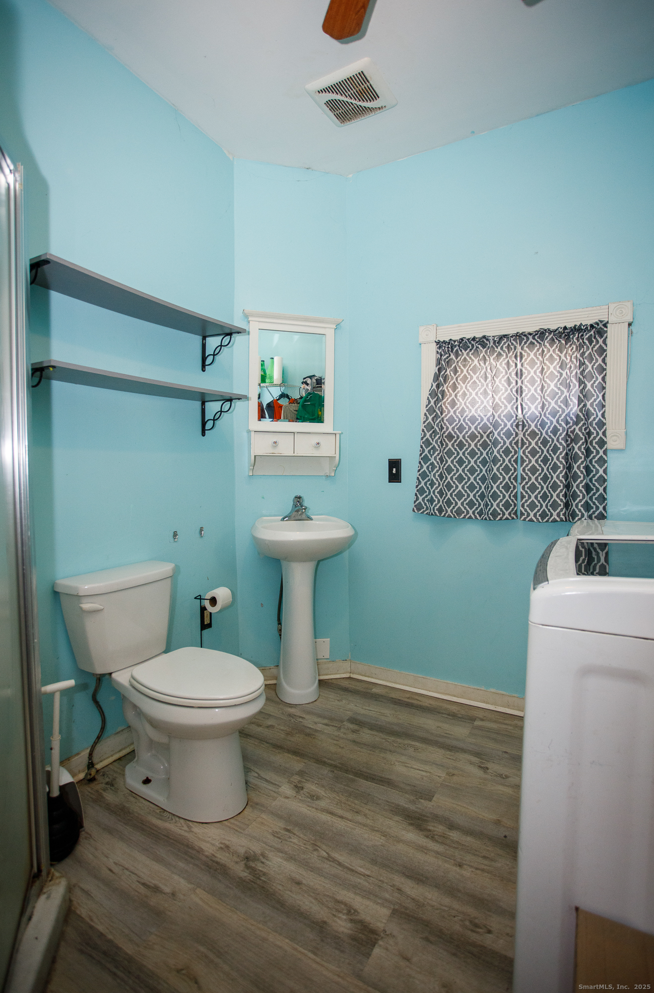 Photo 10 of 27 West Street, New London, CT