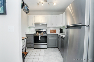 Homes for sale in Canton, CT | 50 E Hill Rd #APT 4A, Canton, CT 06019 | MLS# 24141727