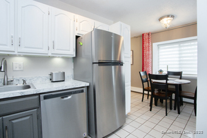 Homes for sale in Canton, CT | 50 E Hill Rd #APT 4A, Canton, CT 06019 | MLS# 24141727