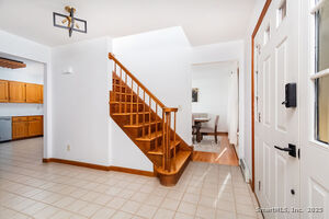 Homes for sale in Brookfield, CT | 8 Phoebee Ln, Brookfield, CT 06804 | MLS# 24141611