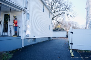 Homes for sale in Naugatuck, CT | 66 N Hoadley St, Naugatuck, CT 06770 | MLS# 24141478