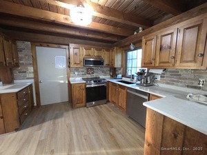 Homes for sale in Woodstock, CT | 145 Perrin Rd, Woodstock, CT 06281 | MLS# 24141872