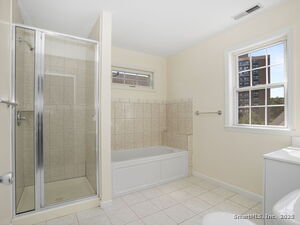 Homes for sale in Stamford, CT | 19 Stillwater Ave #APT E, Stamford, CT 06902 | MLS# 24141892
