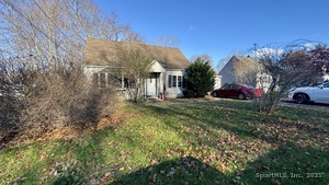 Homes for sale in East Haven, CT | 9 Warwick Ln, East Haven, CT 06512 | MLS# 24141516