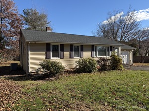 Homes for sale in Cromwell, CT | 5 Shelley St, Cromwell, CT 06416 | MLS# 24139388