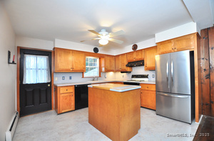 Homes for sale in Southbury, CT | 913 Jeremy Swamp Rd, Southbury, CT 06488 | MLS# 24141480