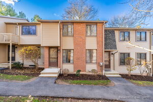 Homes for sale in Glastonbury, CT | 47 Conestoga Way #47, Glastonbury, CT 06033 | MLS# 24141094