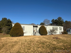 Homes for sale in Thompson, CT | 10 Highland Dr, Thompson, CT 06262 | MLS# 24142049