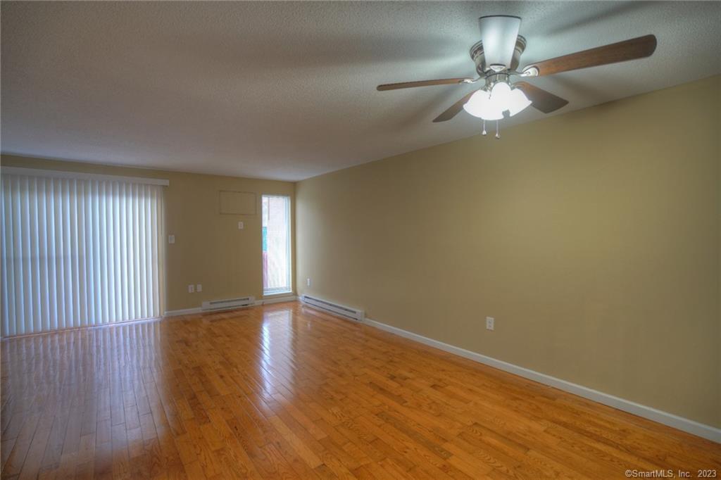 528 Shennecossett Road 14